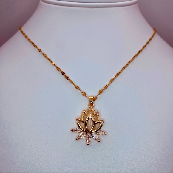 Beautiful Lotus Flower Opal CZ Pendant Design Dainty Chain Necklace in Gold - Picture 4 of 5